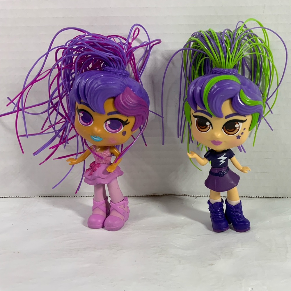 Lot of 2 Curligirls girls dolls